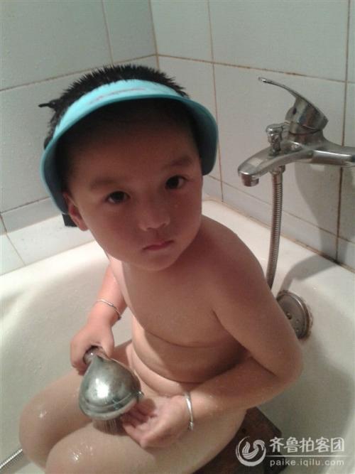寻找光的小女孩手抄报 寻找秋天手抄报