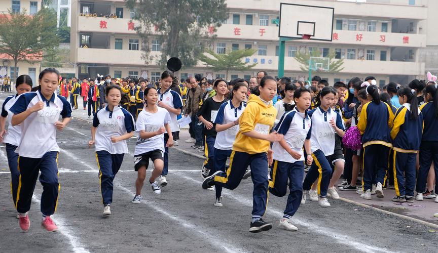 廉江市青平中学第二十八届校运会掠影