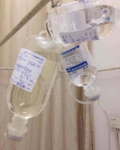 患急性肠胃炎吊水