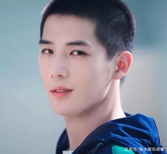 王安宇可塑性有多强?本以为寸头够帅了,直到看见他