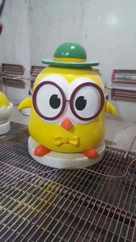 戴眼镜的小鸡动漫卡通动物人物彩色雕塑