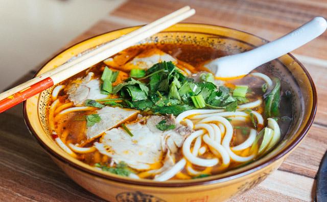 一,羊肉粉是遵义的特色美食之一