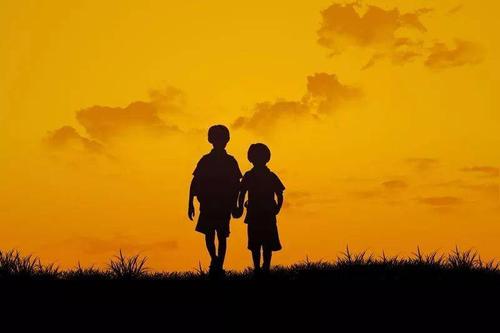 一生中陪伴你时间最长的人,不是父母,不是爱人,而是.