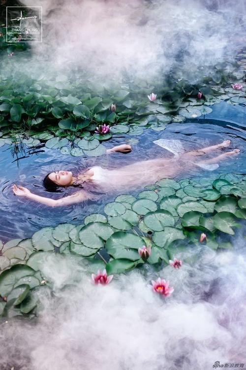 校花自制芙蓉出浴图若隐若现引花开图9