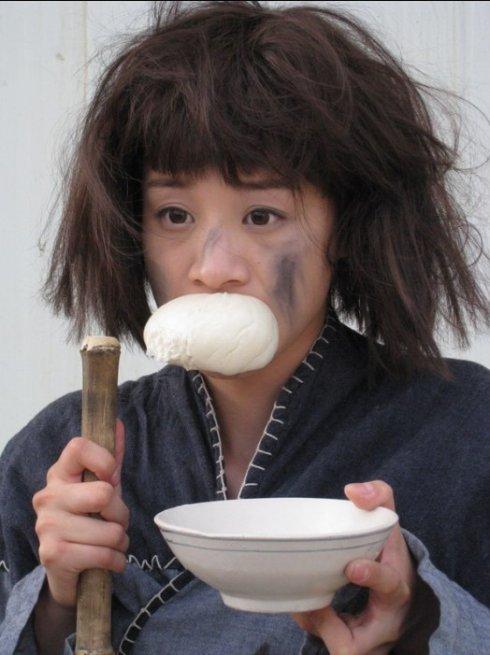 杨八妹变身美女乞丐