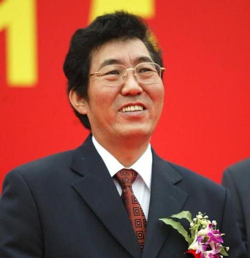 巴音朝鲁当选吉林省人大常委会主任,蒋超良任省长