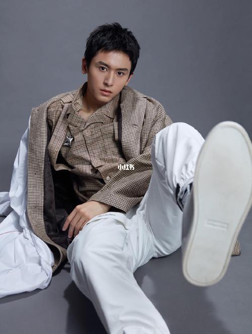 考古杂志向-时尚老婆_杂志_时尚_张哲瀚_宝藏男孩张哲瀚_娱乐_明星