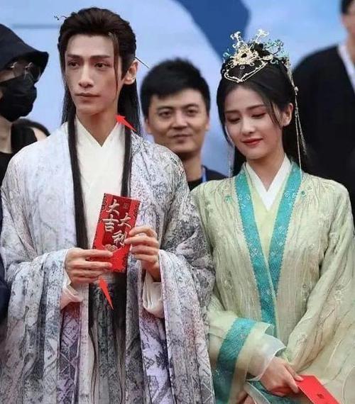 良言写意热播罗云熙身材再次引热议与程潇被指像姐妹