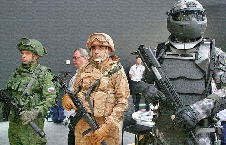 俄军新型单兵作战服科幻感爆棚 士兵穿上它可单手持机枪射击