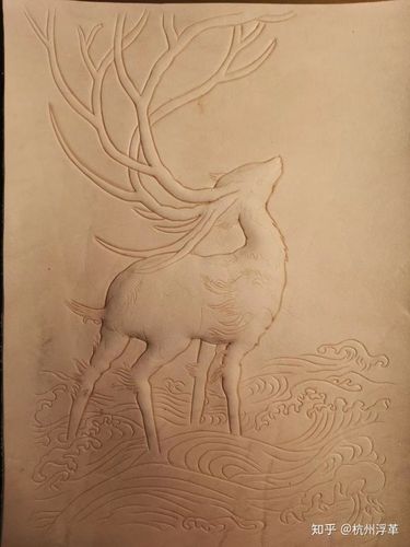 题材采用山海经中一种神兽"夫诸",用皮雕塑的工艺方式来学习于呈现