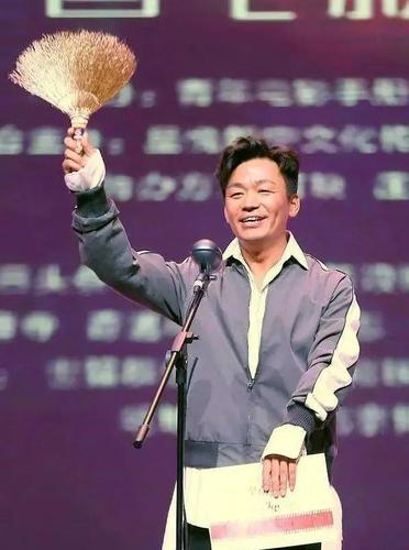 汪海林大爆金扫帚奖内幕!称杨幂花钱撤提名,肖战意外背锅