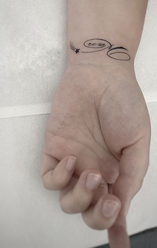 手腕拼音纹身 小清新手腕纹身