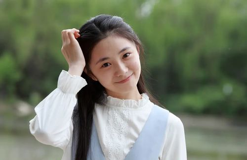 简介:《一秒钟》电影主演刘浩存美照图片,分享一组刘浩存图片给大家