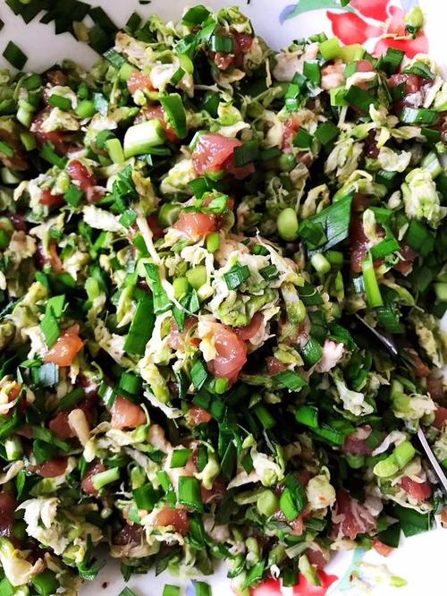 五一小长假摘槐花,槐花的功效与吃法,槐花包子流油好吃