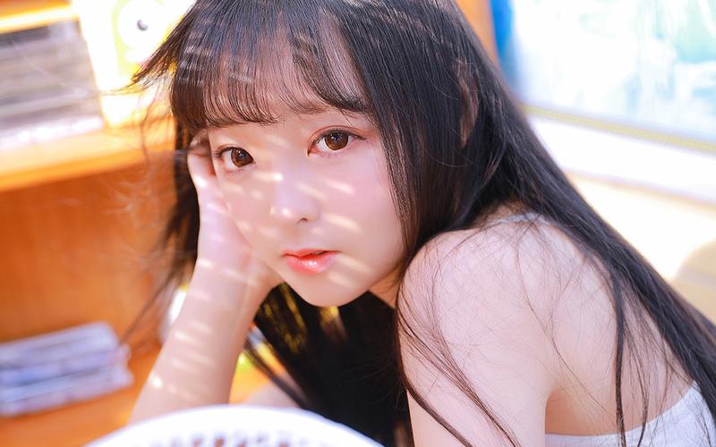 唯美少女清新夏日清凉高清桌面壁纸