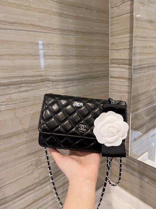 香奈儿山茶花包包_包包_山茶花_香奈儿怎么样_百搭_最