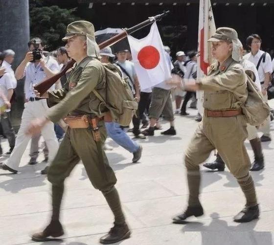 兜裆布膏药旗狗耳搭细数鬼子身上三件宝