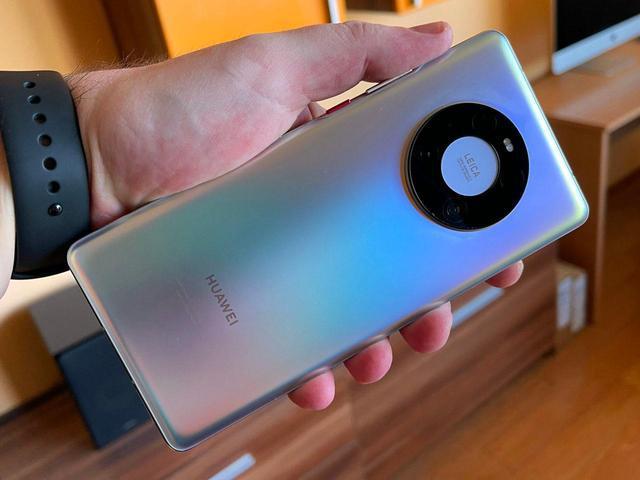 为什么华为mate30 pro降价卖不动,而mate40 pro涨价却