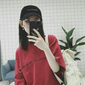 qq头像女生戴帽子低头