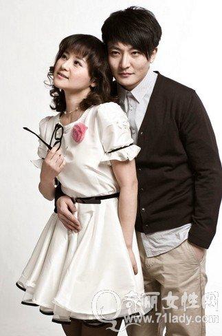 郭京飞老婆为鲍蕾亲妹 鲍莉个人资料照片曝光