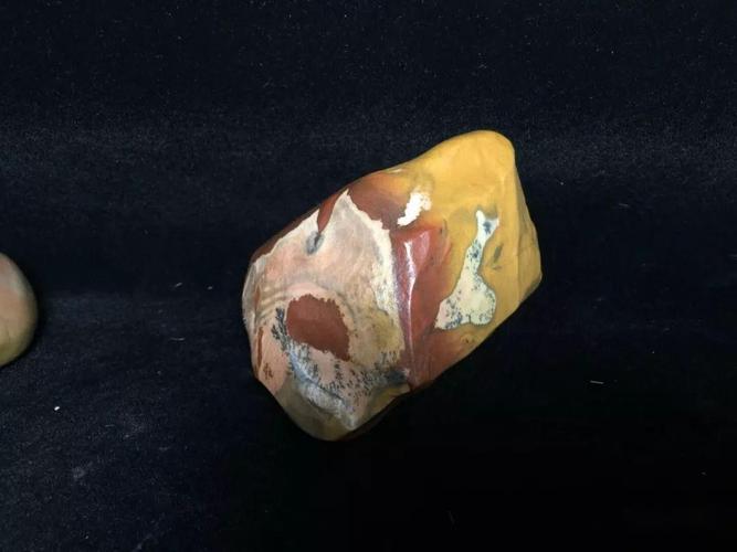 什么是泥石玉泥石与泥石玉的区别