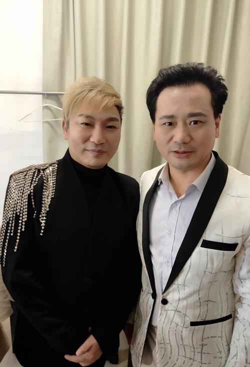 原创歌手朱彩昀简历