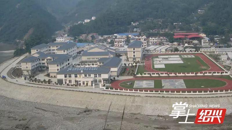 (绍兴援建的关庄镇中心小学)据了解,由中成建工集团援建的三项工程还