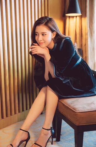 女明星美腿玉足