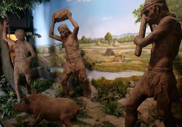 原始人狩猎野猪