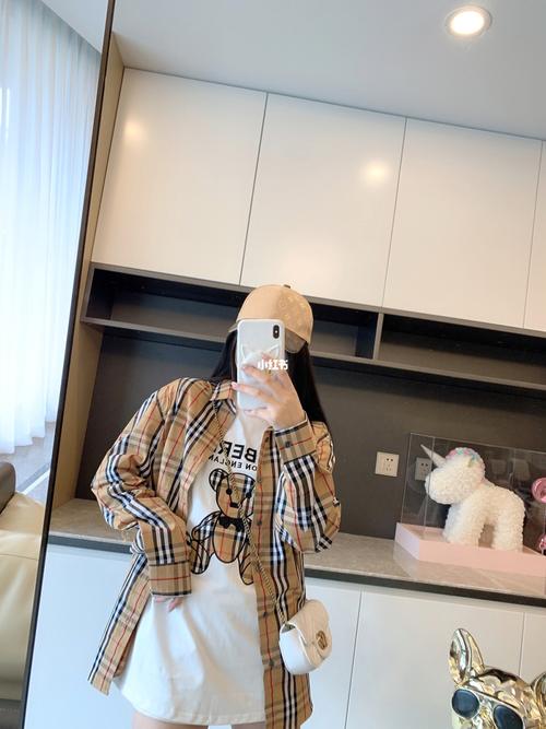 cola法拉服饰: 对镜子自拍_对镜自拍_自拍_时尚_时尚