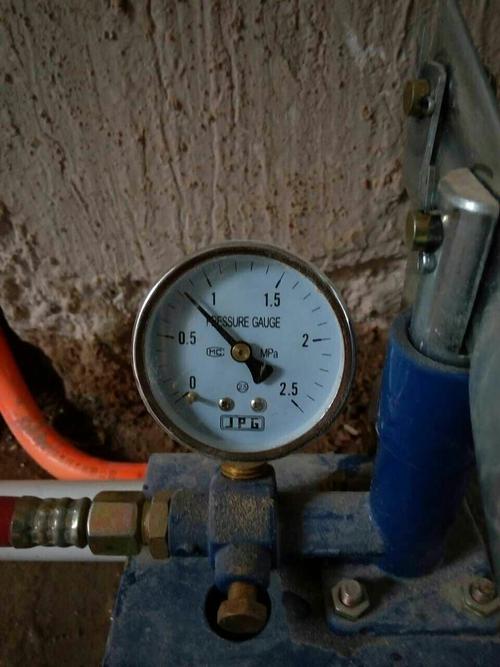 给水管打压测试,8个压力30分钟无掉压,符合施工规范