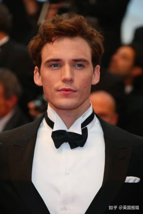 (03鲜肉路易斯·帕特里奇) 除了03年的小鲜肉确实不错,另一位卡司年轻