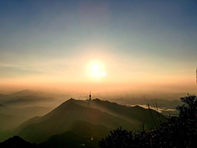 0206首登梧桐山顶记_日落_梧桐山风景名胜区自由行热门攻略_风景