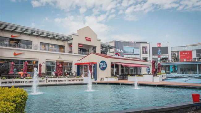 百联奥特莱斯广场(上海·青浦)15周年庆,豪车免费抽!