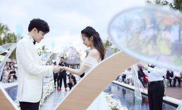 颖儿在参加节目的时候,爆料出两个人在婚后一直过着"aa制"的生活.