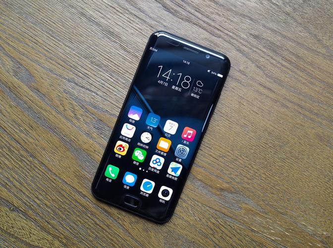 vivo xplay6 磨砂黑图赏:曲面屏还是和黑色最搭?