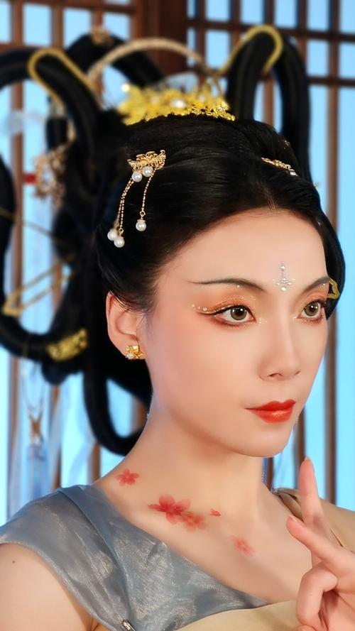 (194)敦煌飞天妆发造型,出镜:晨之燕 ,妆发:… - 半次元 - acg爱好者