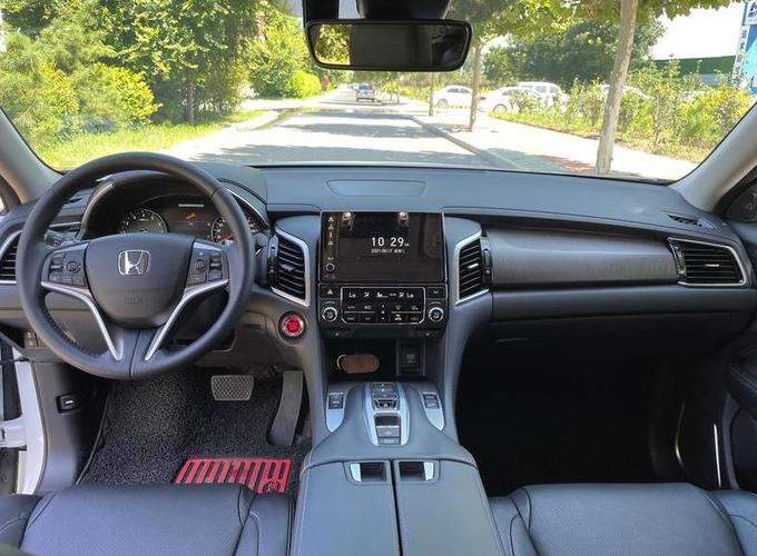 本田冠道:实拍370 turbo豪华版,配大五座 2.0t引擎实力如何?