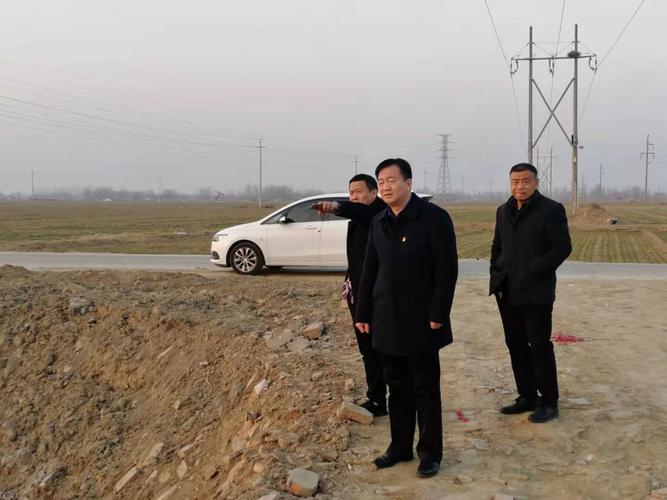 局长赵彦景,相关行业专家和生态环境局工作人员参会