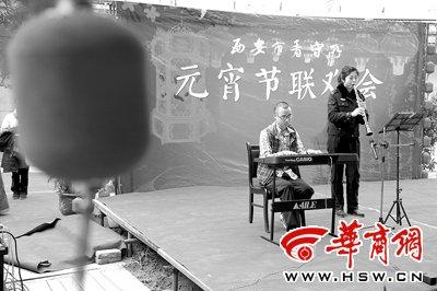 "昨日下午,在西安市看守所举办的元宵节联欢会上,犯罪嫌疑人药家鑫唱