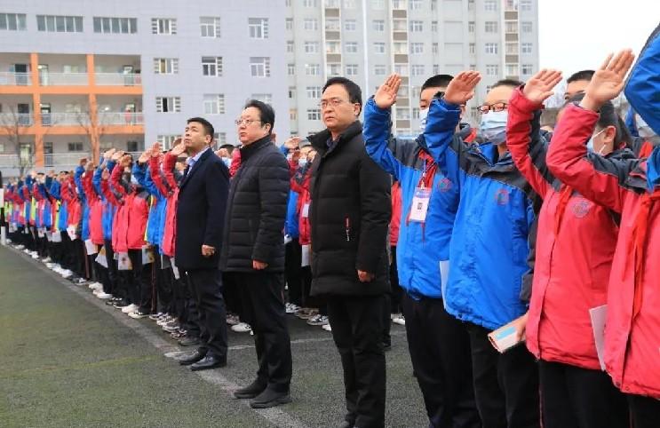 咸阳彩虹学校举行春季开学典礼