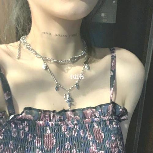 敲好看的锁骨小姐姐(部位头像)_头像_锁骨露出来_时尚