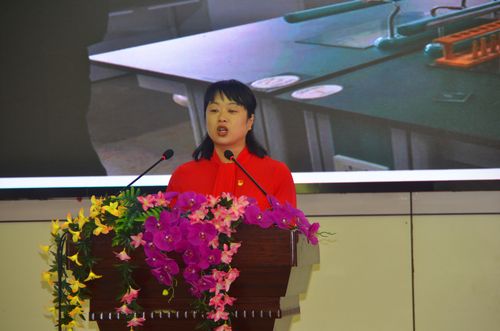 回民中学马娟同志演讲—坚守初心育桃李   学习模范担使命