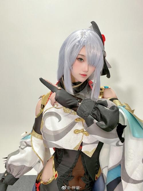 cosplay超话#原神##原神申鹤#  「申鹤」  晚上好… 不知道你是喜欢