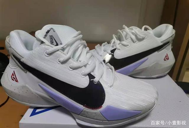 字母哥2代国内版和国外版的区别