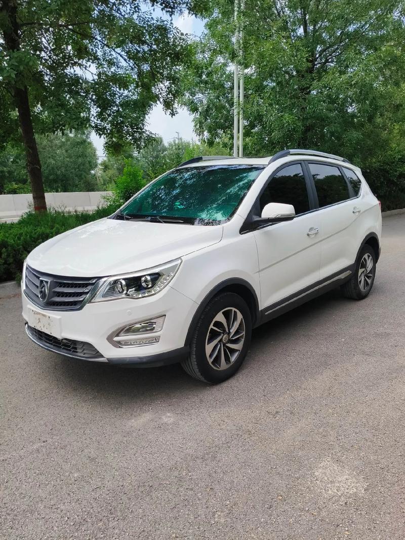 最新到店17年宝骏560本地个人一手车1.8手动豪华版,真皮