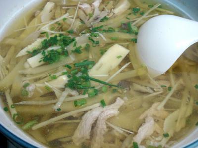 胃癌食疗方:黄笋肉丝汤