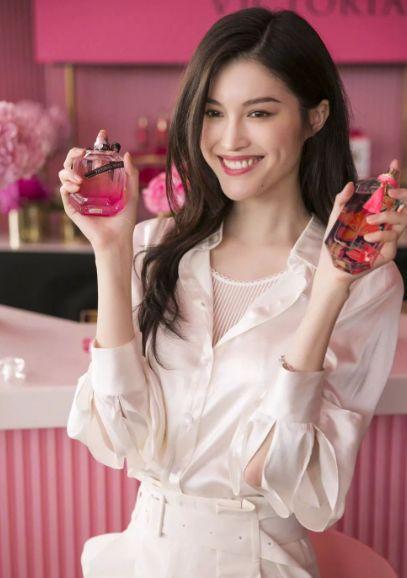 亚洲"天使"何穗最有女人味的5张照片,图5是多少人的手机壁纸