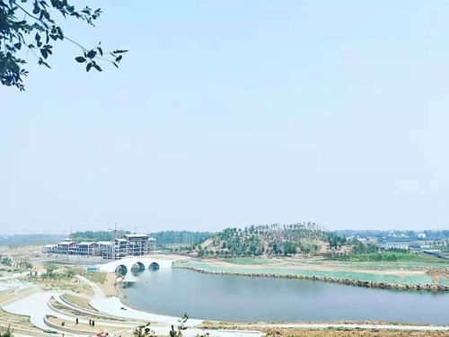 宝丰县君文湿地公园