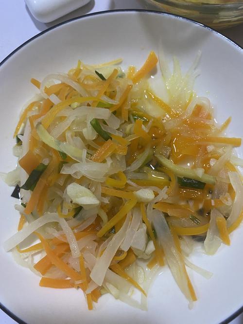 爱做饭的咪咔做的清香可口清炒白萝卜丝